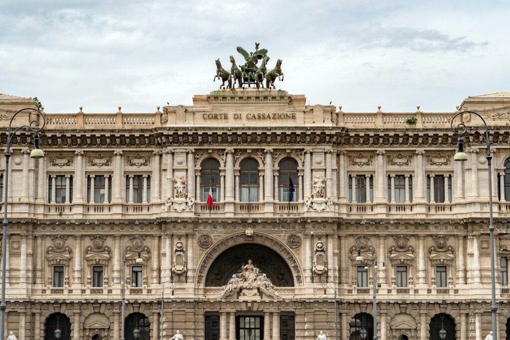 Confesercenti deposita in Cassazione la proposta di legge di iniziativa popolare per la rigenerazione urbana del commercio e dei servizi di prossimità